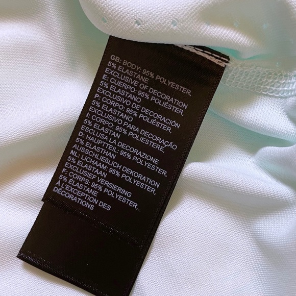 The North Face Women’s Acttrail Short Sleeve Tee - Picture 4 of 6